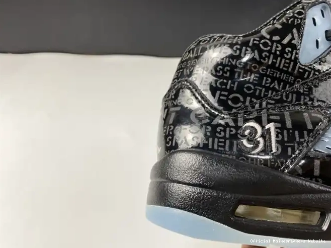 Official Maikesneakers Retro AIR Doernbecher Jordan 633068-010 5 0605